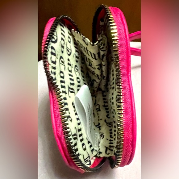 Juicy Couture Pink Flash Love Mode Heart Zip Around Wristlet - Picture 3 of 3
